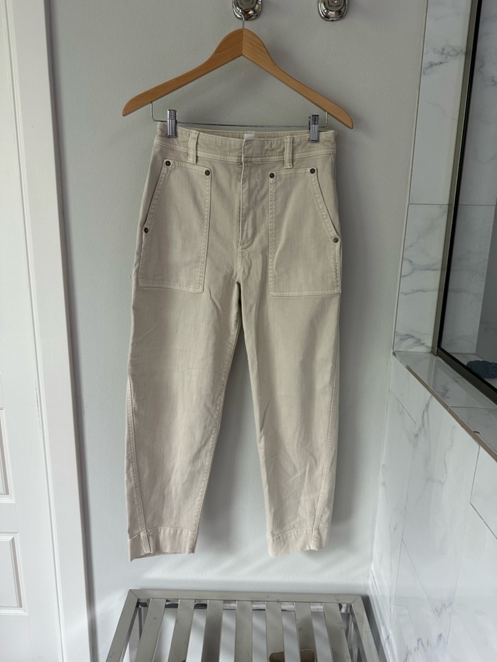 GAP Khaki High-Rise Barrel Pants in Cream